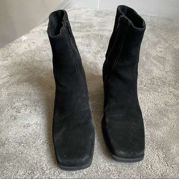 La Canadienne Suede Waterproof Square Toe Boots - Picture 3 of 8